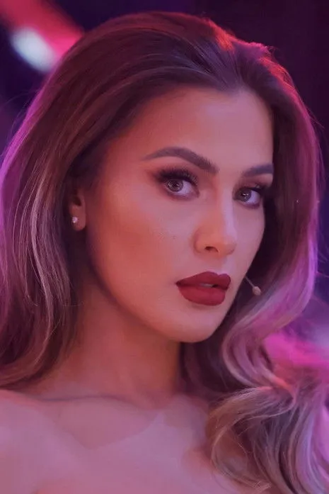 Laura Baholli ha trabajado con Olta Gixhari en 1 ocasiones