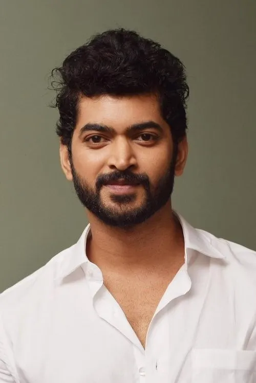 Om Sahani interpretando a