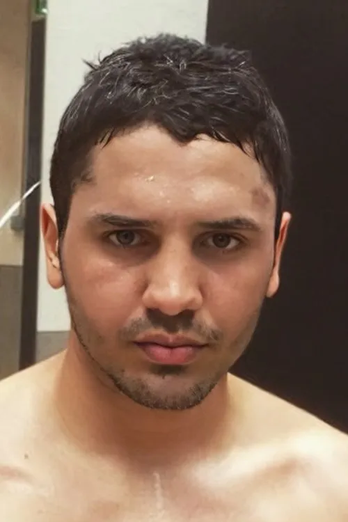 Omar Lamiri interpretando a Self