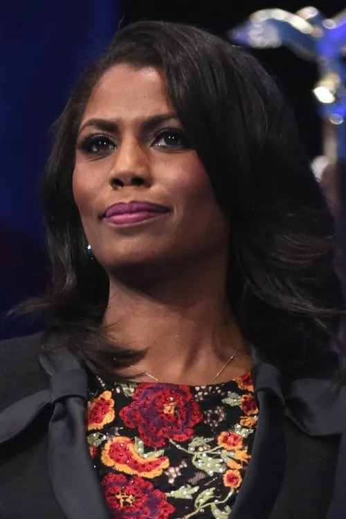 Omarosa Manigault interpretando a Eva Lang