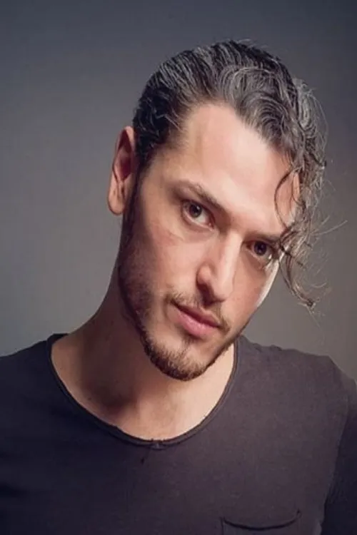 Foto de perfil del actor Ömer Faruk Aran en el reparto