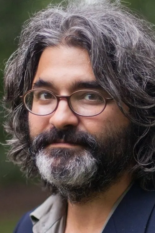 Onur Tukel interpretando a Ron