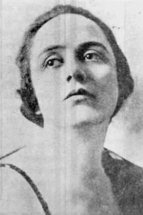 Ora Devereaux interpretando a Miss Smith