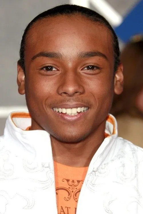 Oren Williams interpretando a Young Gavin