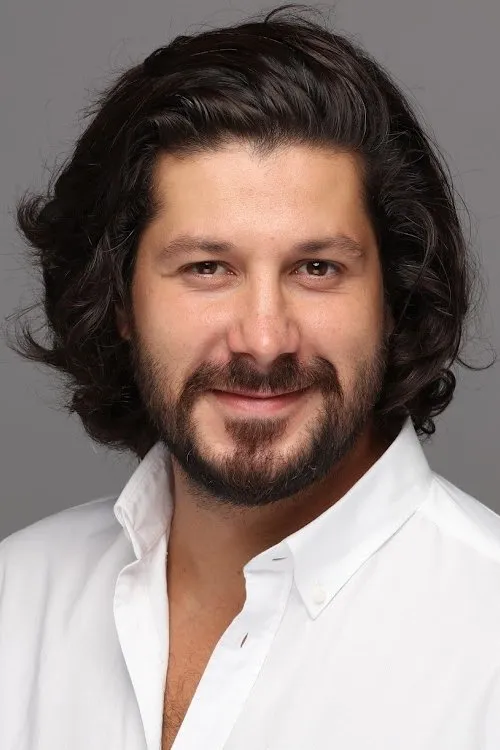 Foto de perfil del actor Orhan Kanalp en el reparto