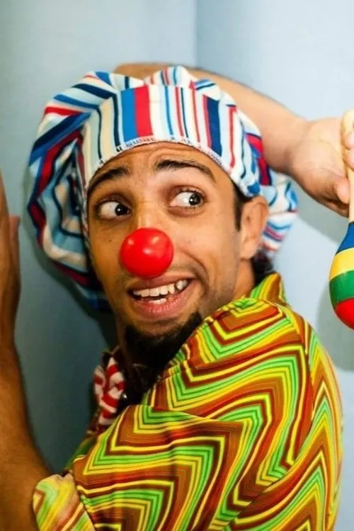 Ori Noaz interpretando a Police Officer (voice)