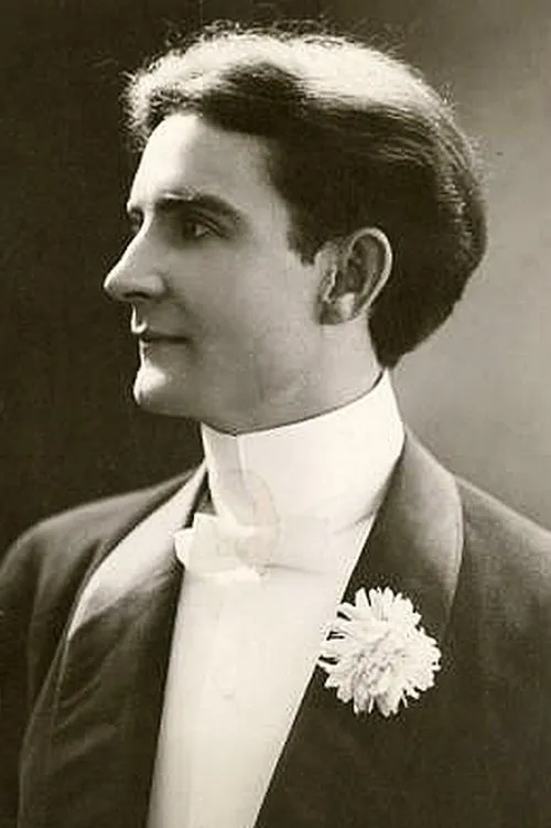 Orral Humphrey interpretando a Kraft