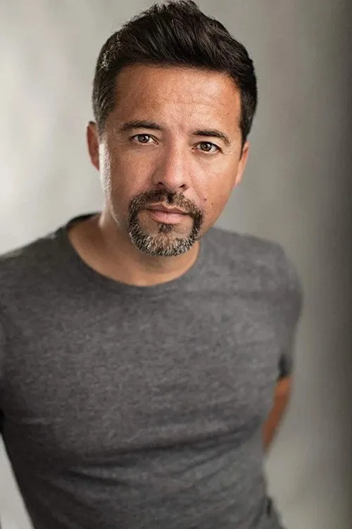 Oscar Orlando Torres interpretando a Carlos