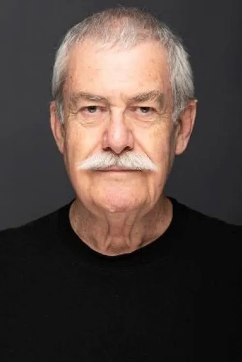 Osman İskender Bayer interpretando a Erdal