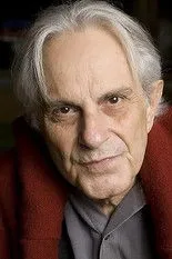 Oswaldo Mendes interpretando a Silvio