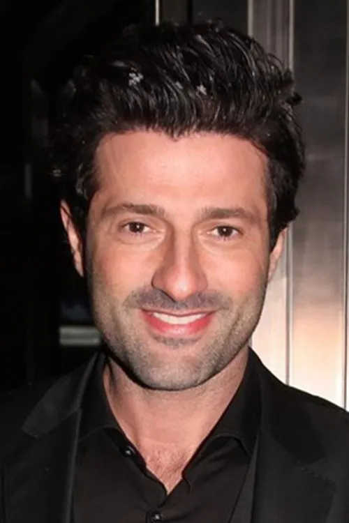 Othonas Metaxas interpretando a