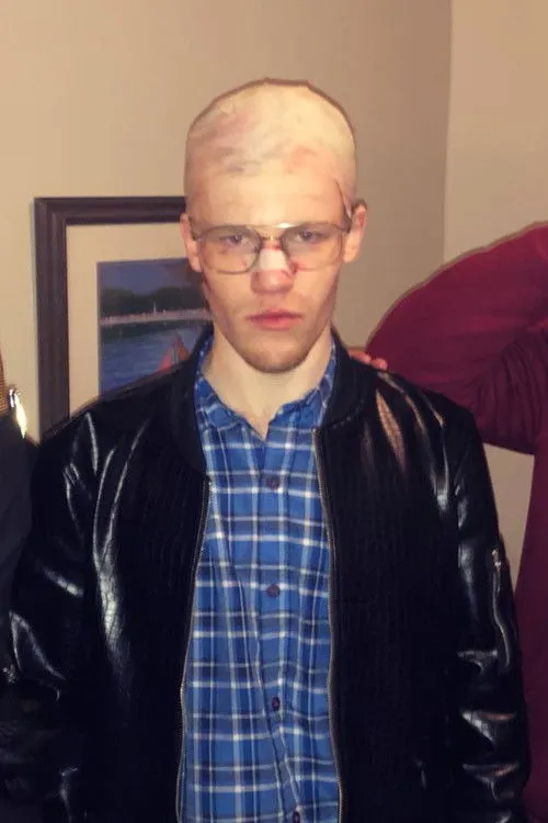 Sean Escamilla Zielinski ha trabajado con Owen Esling en 1 ocasiones