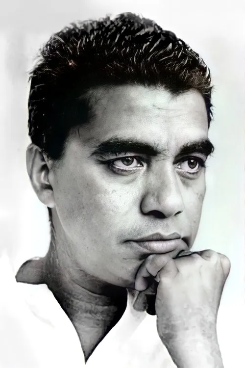 P J Antony interpretando a Kesava Swamy