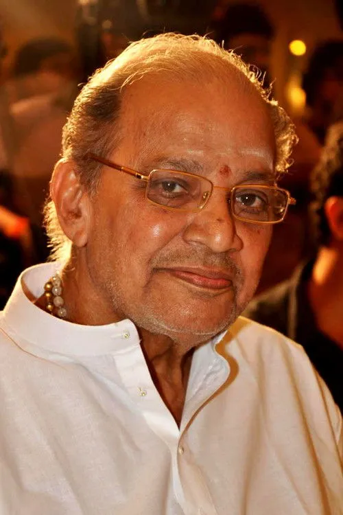 P. J. Sarma interpretando a Principal