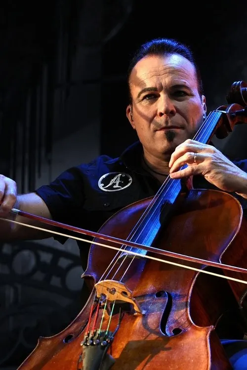 Paavo Lötjönen interpretando a Himself