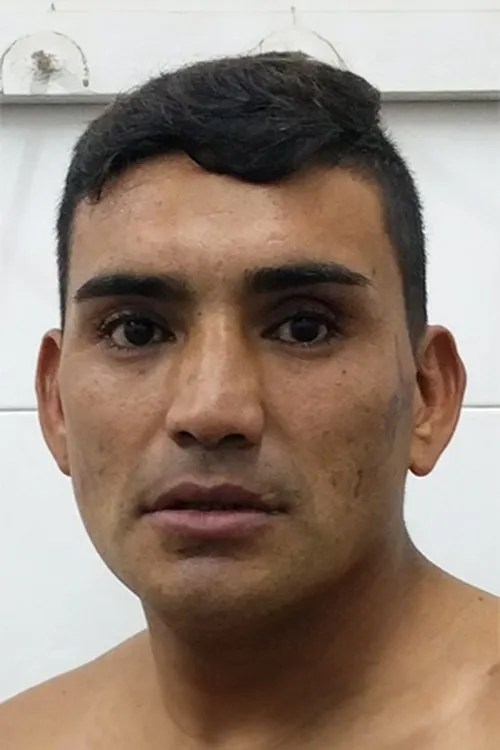 Pablo Oscar Natalio Farias interpretando a Self