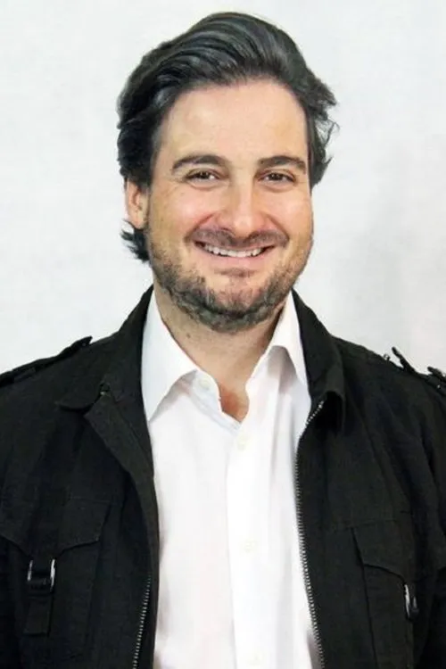 Pablo Tribaldos interpretando a Boni