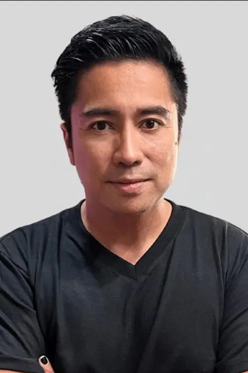 Paco Arespacochaga interpretando a Mike