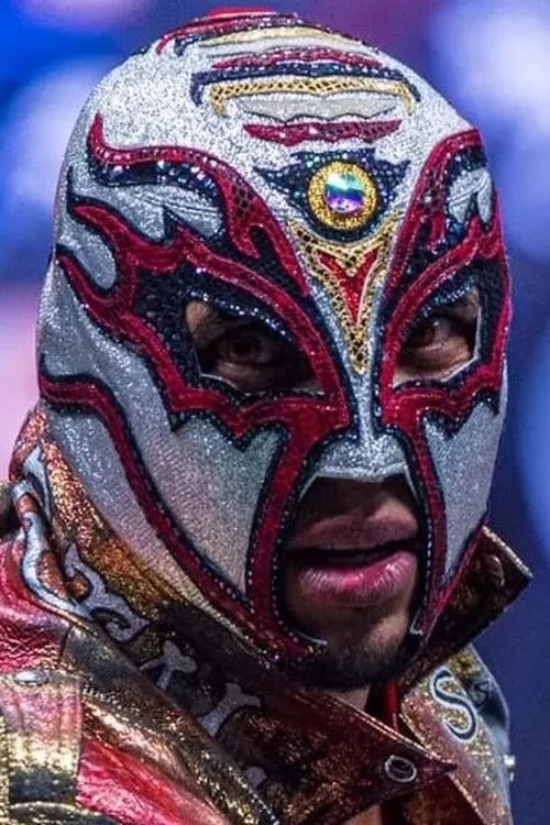 Palacio Negro interpretando a Titan