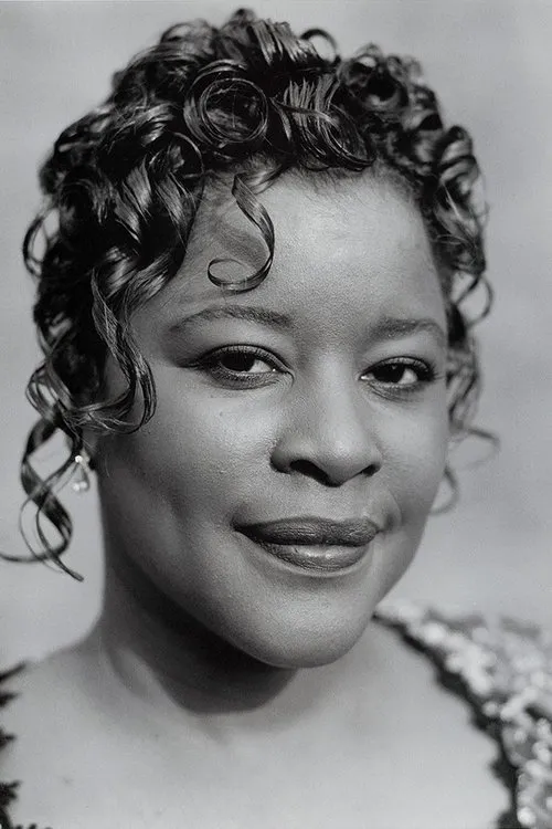 Pamela Hart interpretando a Marcy Dawson