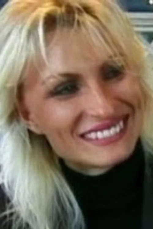 Pamela Stealt interpretando a 