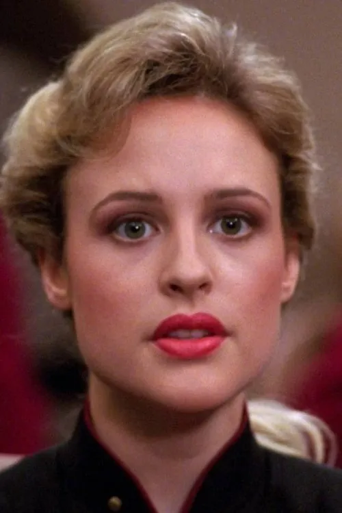 Pamela Winslow interpretando a Bernice