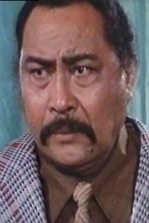 Pancho Pelagio interpretando a 