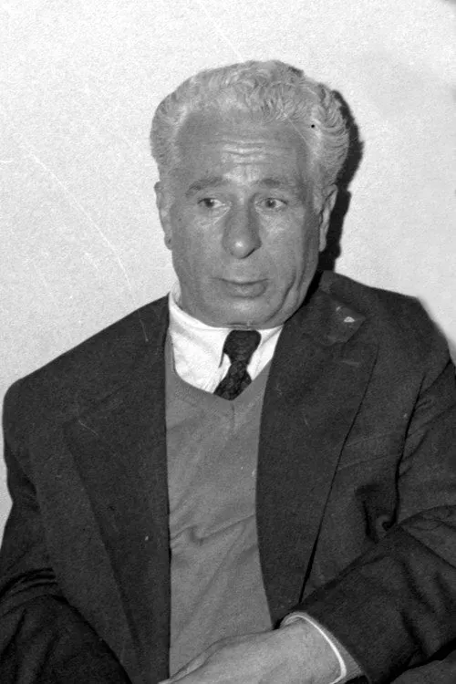 Yllka Mujo ha trabajado con Pandi Raidhi en 4 ocasiones