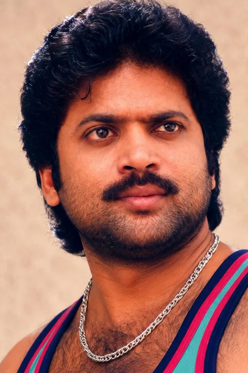 Pandiyan interpretando a Rahim Bhai
