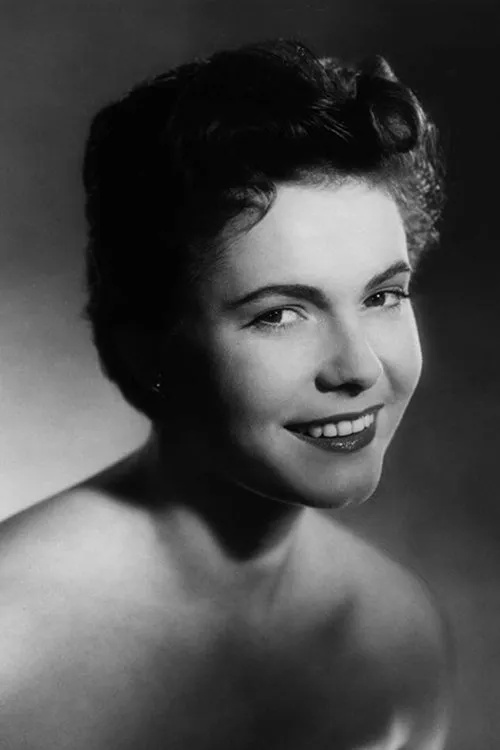 Paola Loew interpretando a Frau Gerber