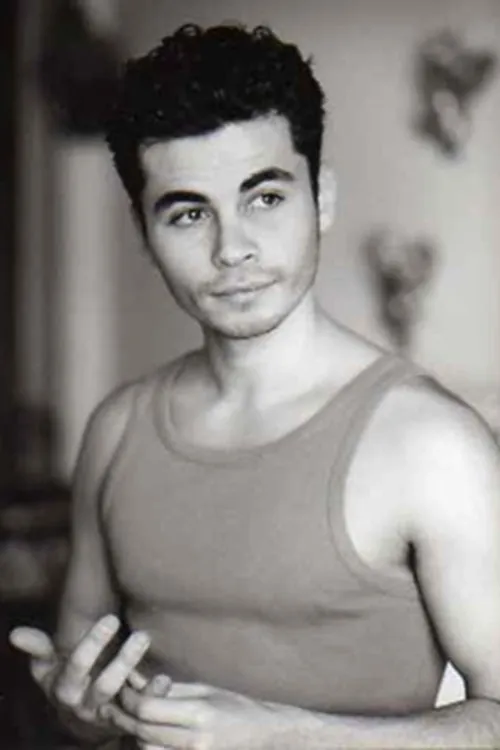 Paolo Domingo interpretando a 