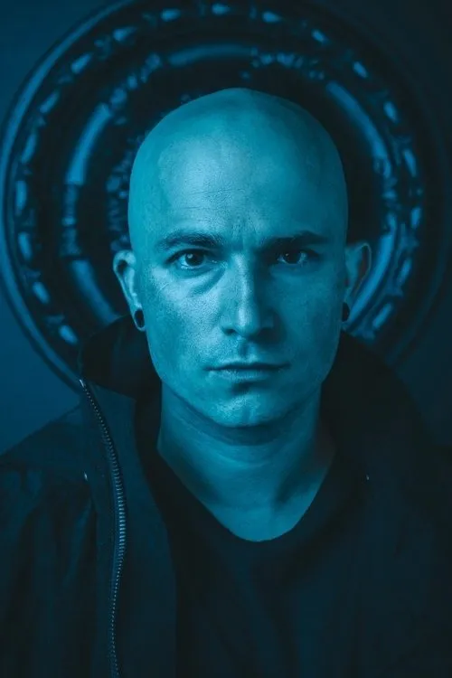 Paolo Gregoletto interpretando a Himself