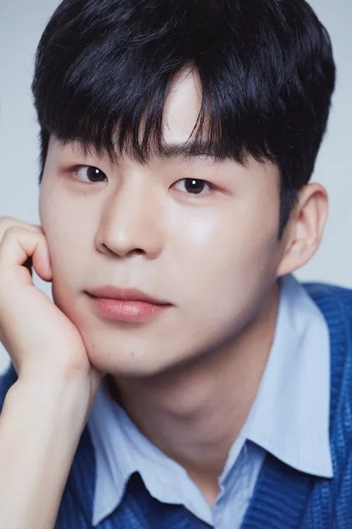 Park Jin-soo interpretando a Lee Jin-goo