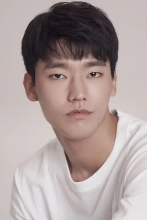 Foto de perfil del actor Park Young-un en el reparto