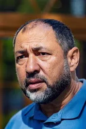 ?????? ??????? ha trabajado con Parviz Pulodi en 1 ocasiones