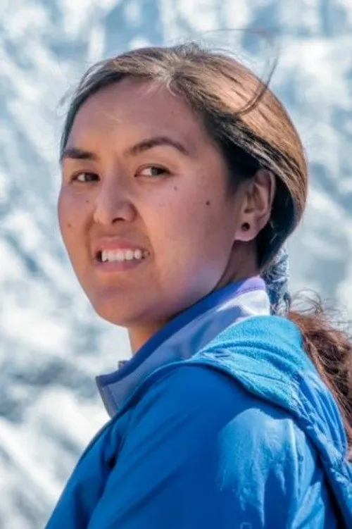 Pemba Gyalje ha trabajado con Pasang Lhamu Akita en 1 ocasiones