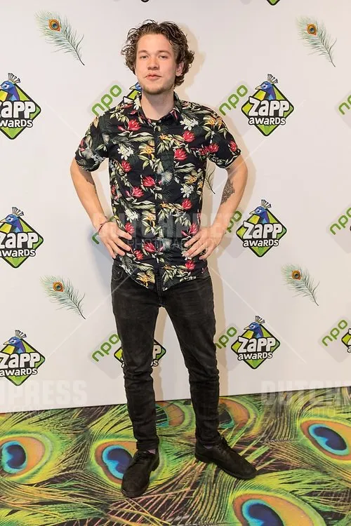 Pascal Tan interpretando a Jonas de Leeuw