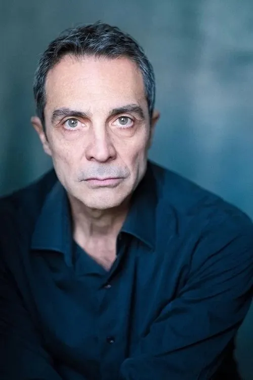 Pasquale Esposito interpretando a