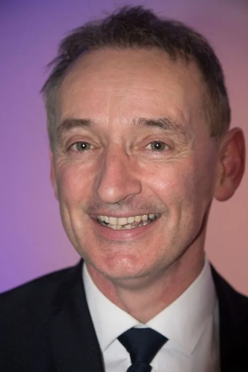 Pat Nevin interpretando a Himself