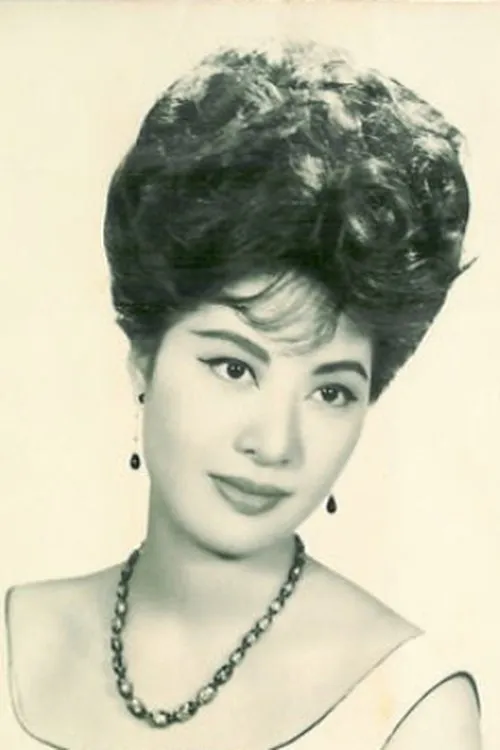 Pat Ting Hung interpretando a Luo Yu-jun