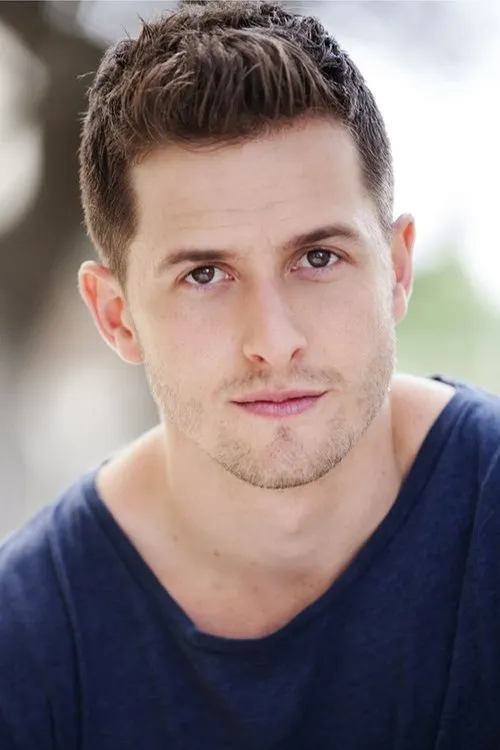 Patch Harrison interpretando a Aiden