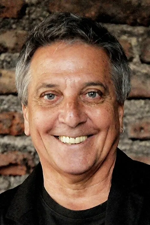 Daniel Vilches ha trabajado con Patricio Strahovsky en 1 ocasiones