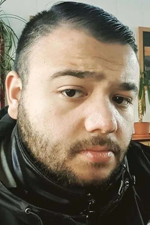 Patrick Gamel Singh interpretando a Self