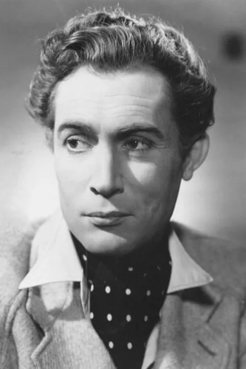 Patrick Holt interpretando a Inspector Gregory