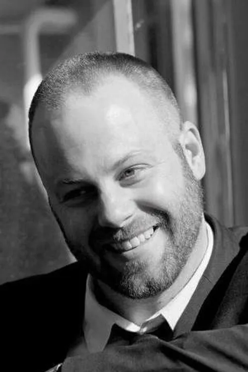 Patrick J. MacEachern interpretando a John Carbon