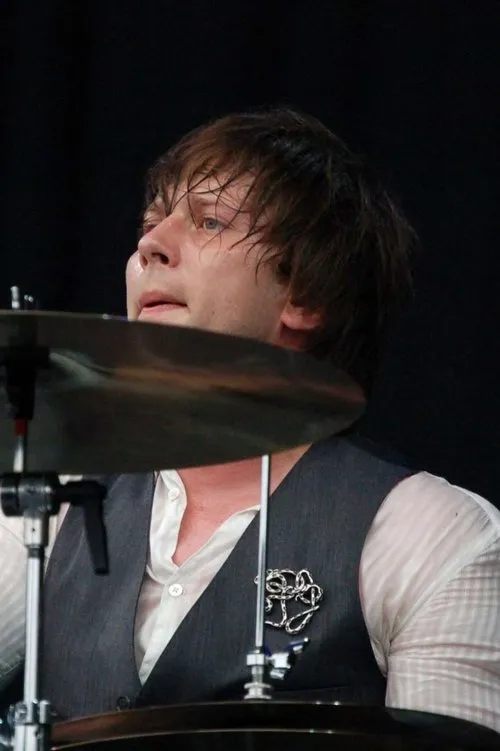 Jack White ha trabajado con Patrick Keeler en 4 ocasiones