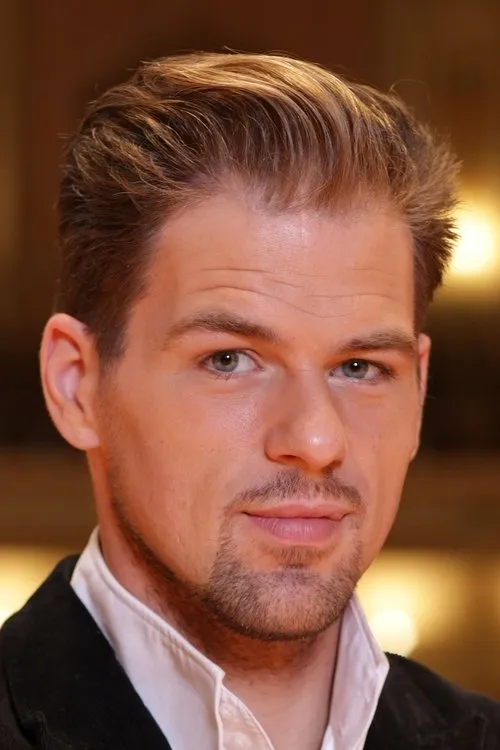 Patrick Stanke interpretando a Van Helsing