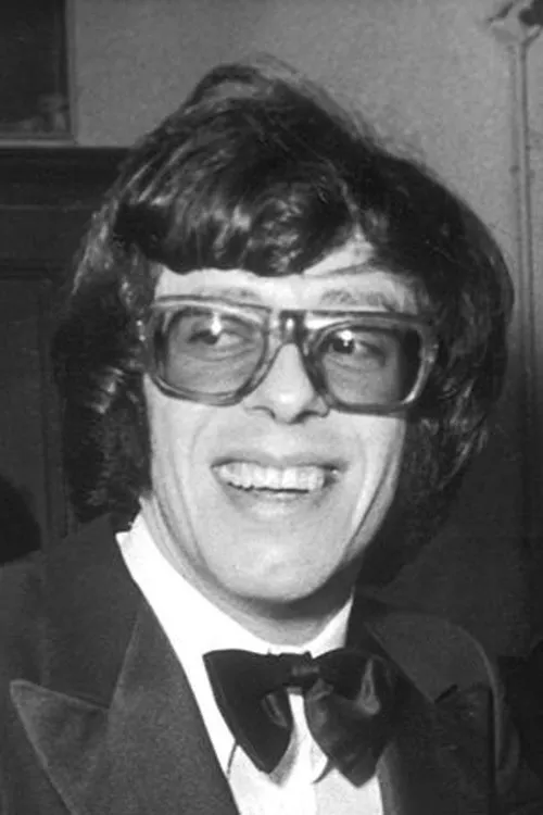 Patrick Topaloff interpretando a Toto