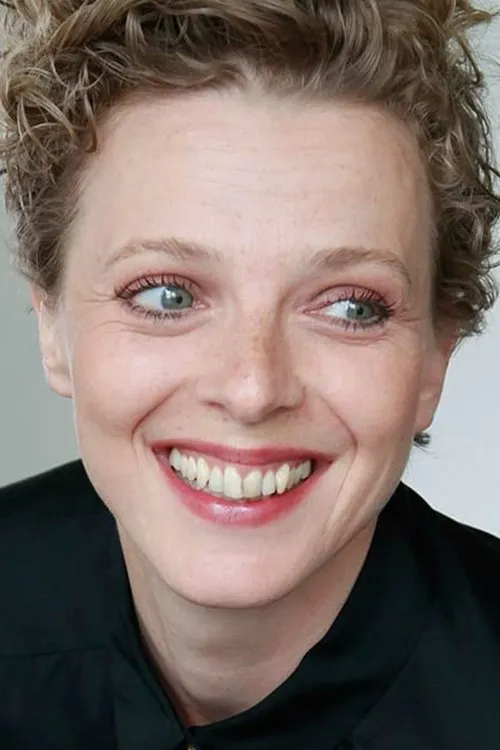 Patrycia Ziolkowska interpretando a Jo