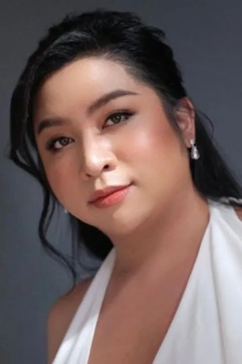 พัชร์ธีรัตน์ แหลมหลวง interpretando a Waew